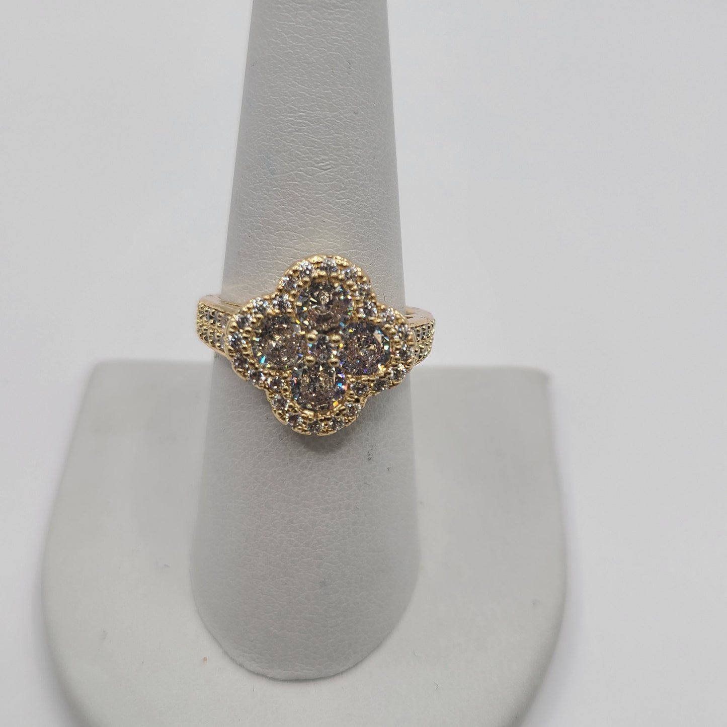 Elegant Gold Ring